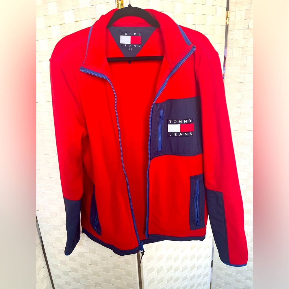 Fleece Tommy Hilfiger jacket. Size medium.